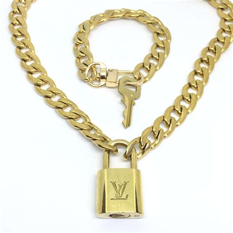 louis vuitton chain with lock